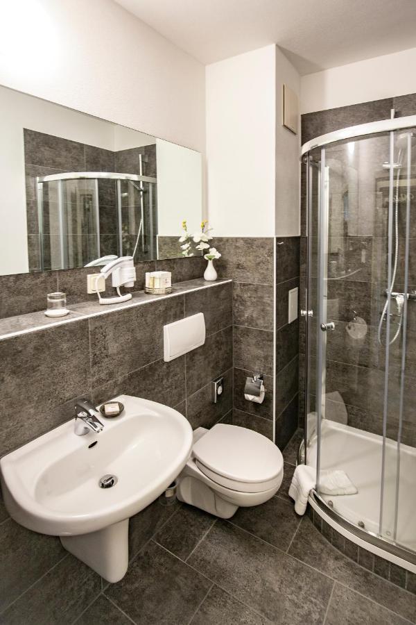 Hotel "Zur Muehle" Хойерсверда Екстериор снимка